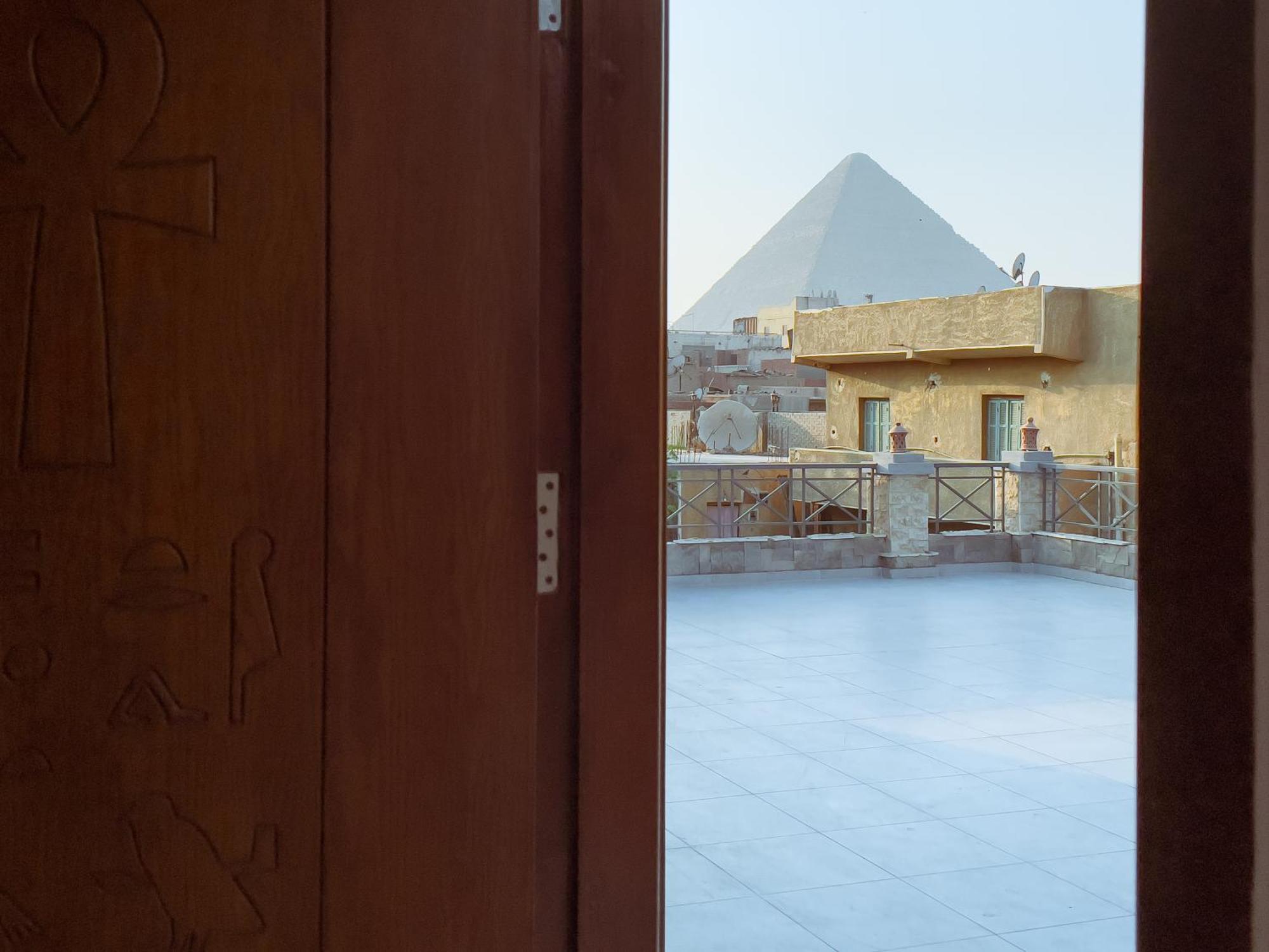 King Khufu Pyramids View Hotel Kafret el-Gabal Room photo