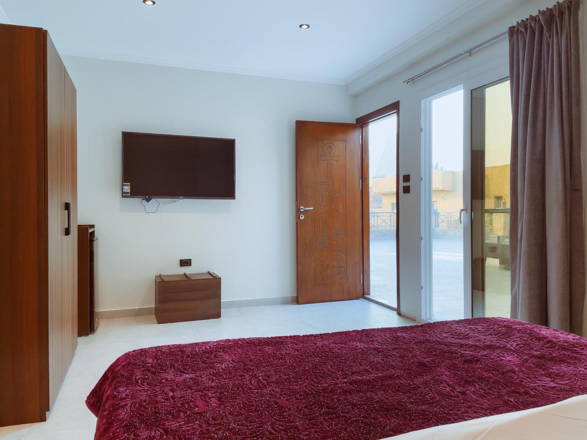 King Khufu Pyramids View Hotel Kafret el-Gabal Room photo