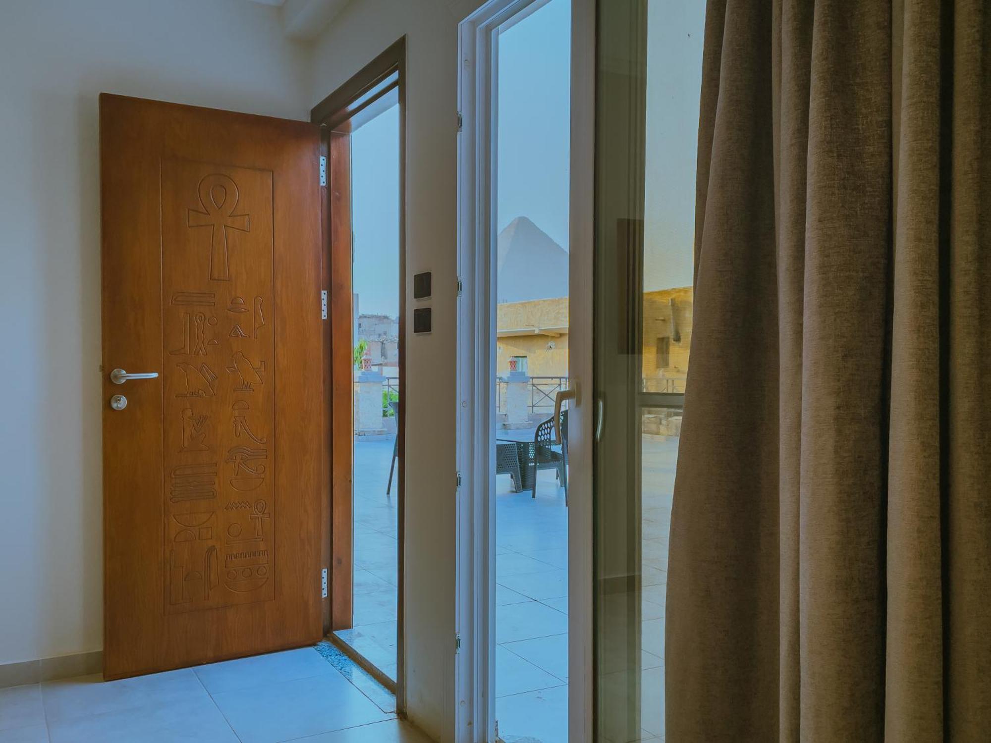 King Khufu Pyramids View Hotel Kafret el-Gabal Room photo