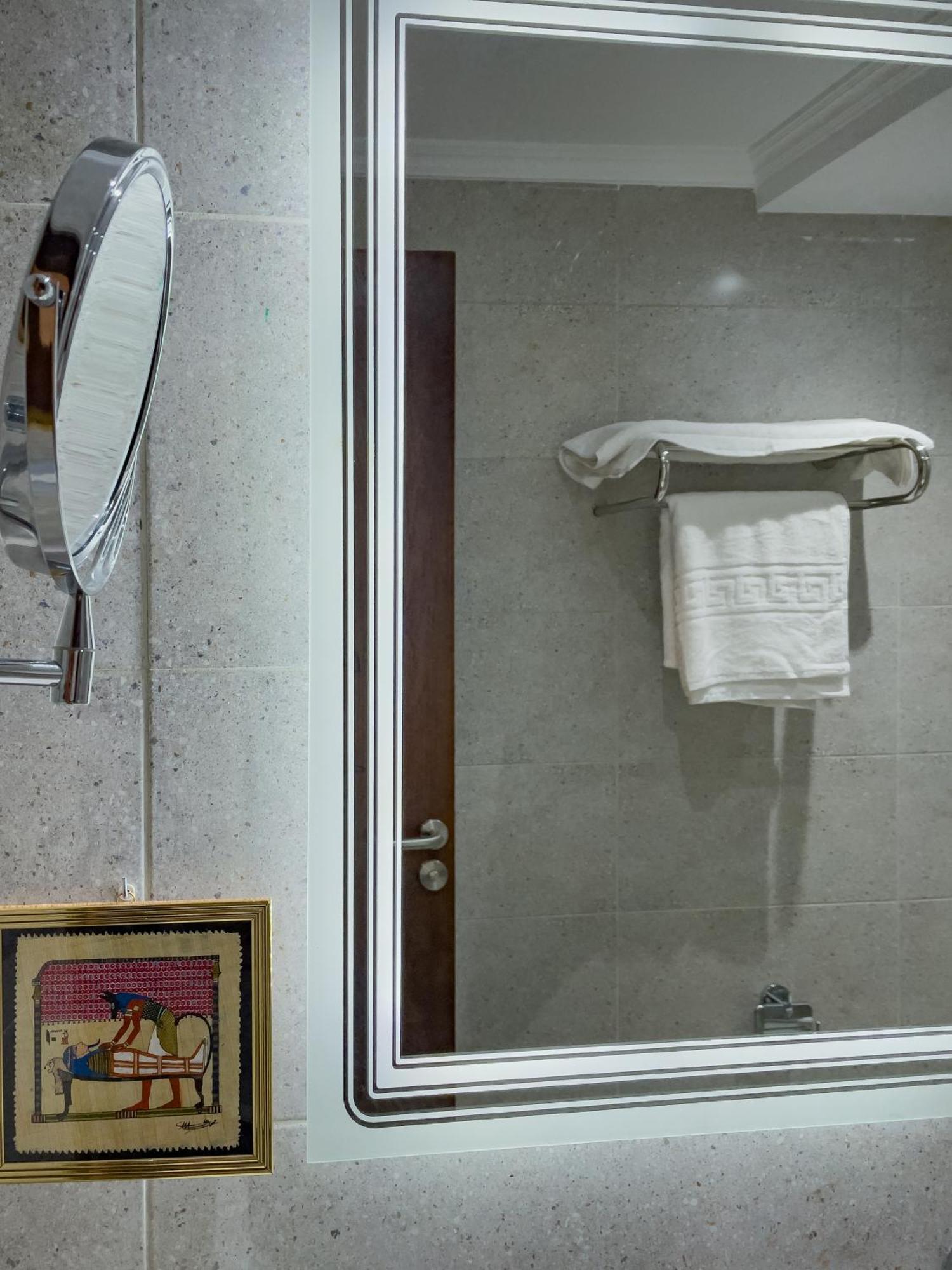 King Khufu Pyramids View Hotel Kafret el-Gabal Room photo